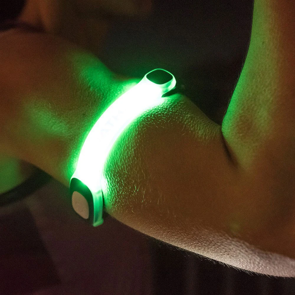 Nathan Sports Pulsera LED - Luz De Seguridad - LightBender Mini R 8 Nathan Sports Pulsera LED - Luz De Seguridad - LightBender Mini R - Imagen 6
